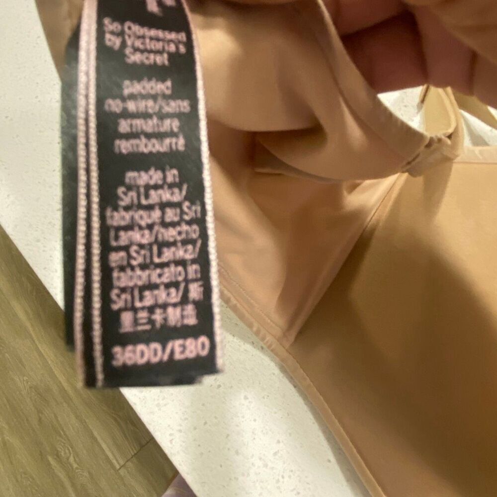 Victoria’s Secret bra so obsessed padded no wire bra size 36DD - Picture 8 of 8